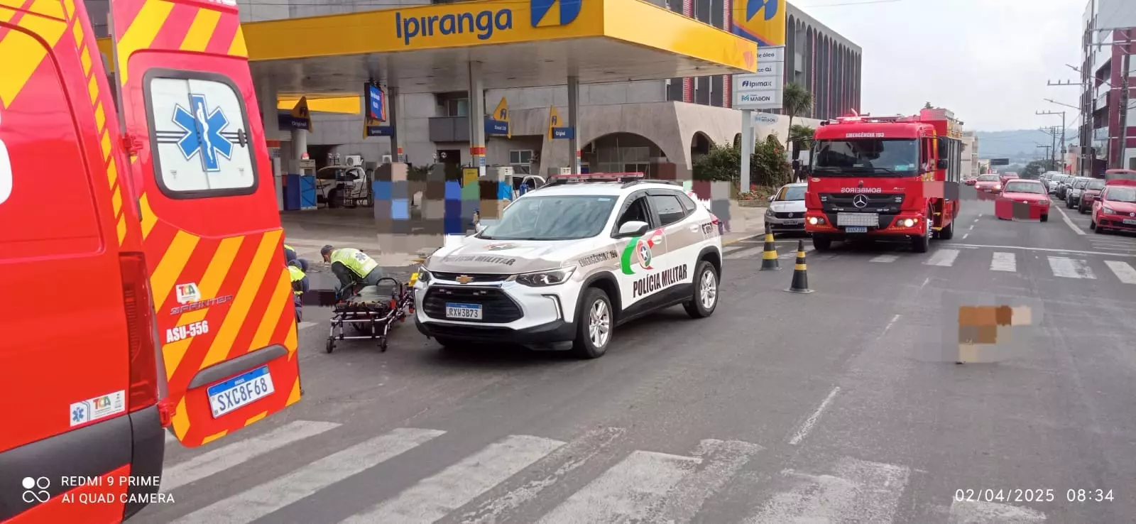 Colisão entre carro e moto deixa jovem ferido em Mafra